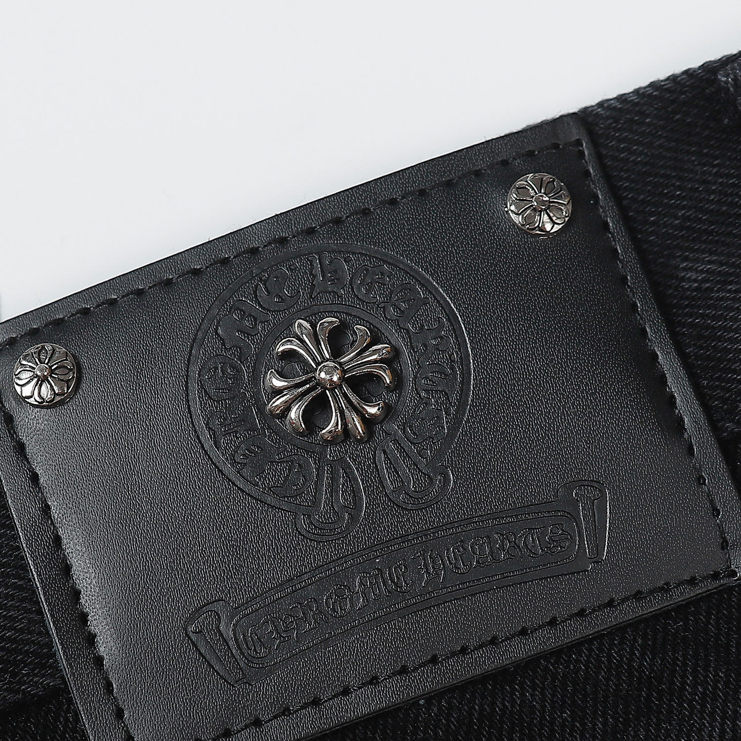 【CHROME HEARTS 公式旗艦店】クロムハーツ ジーパン、ご好評に付き再入荷！