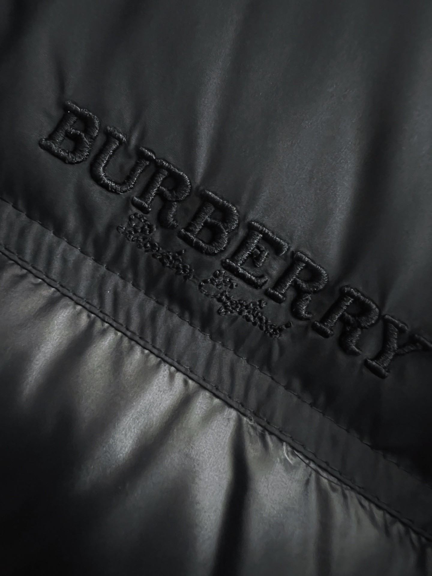 【BUREERRY旗艦店】（バーバリー）ダウンジャケット、ご好評に付き再入荷！！