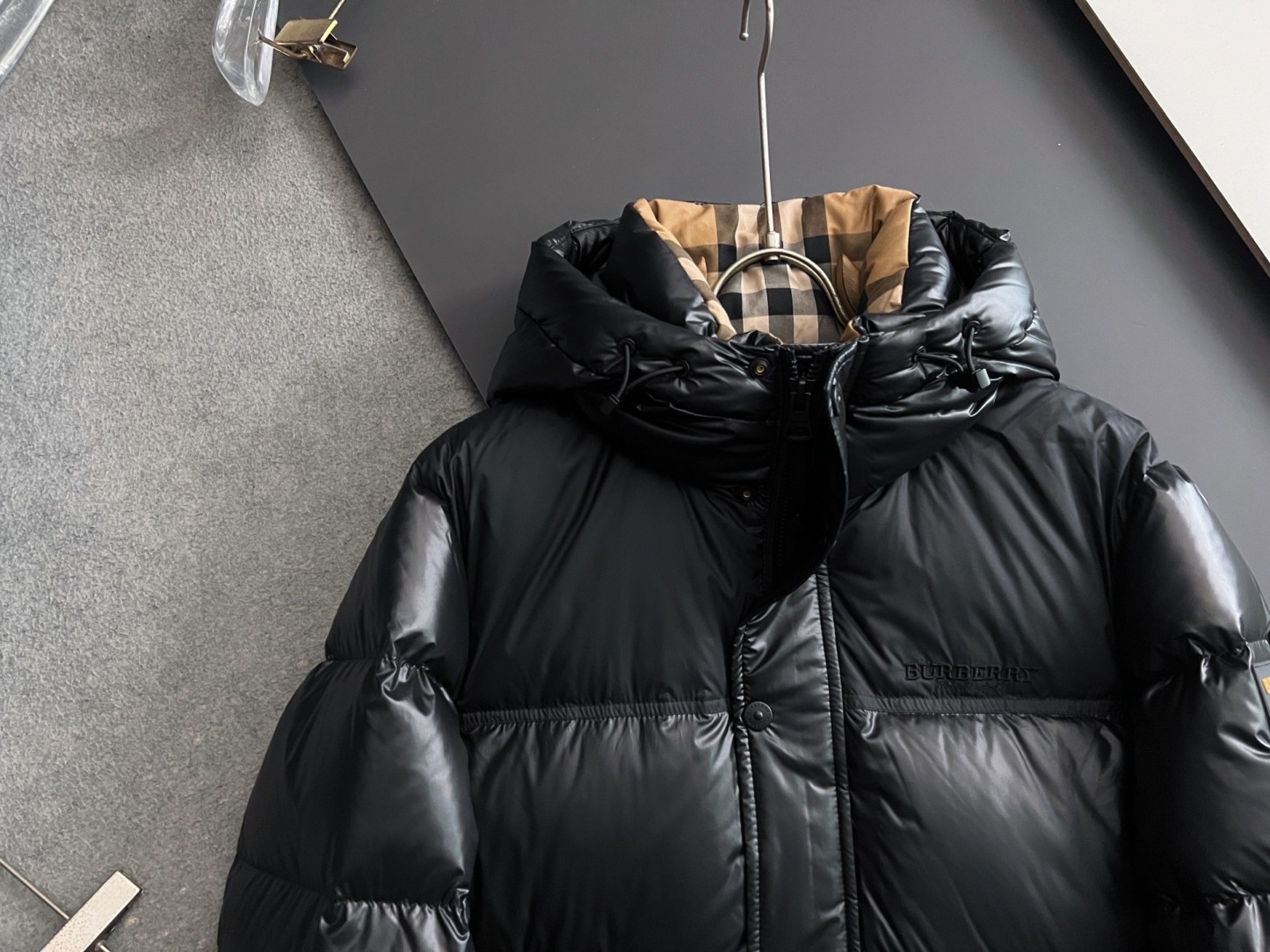 【BUREERRY旗艦店】（バーバリー）ダウンジャケット、ご好評に付き再入荷！！