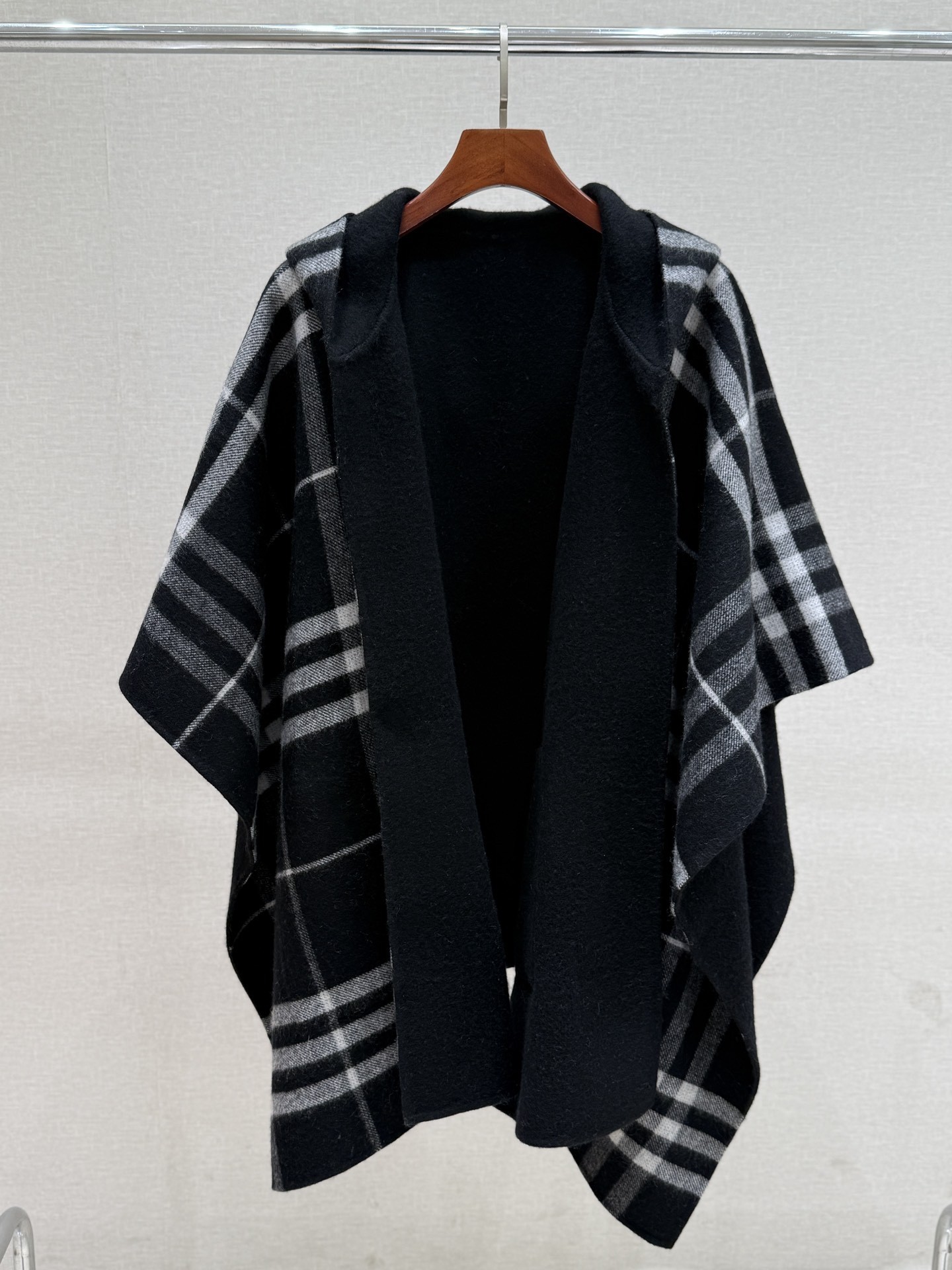 【BURBERRY旗艦店】バーバリー カシミアショール ご好評に付き再入荷！