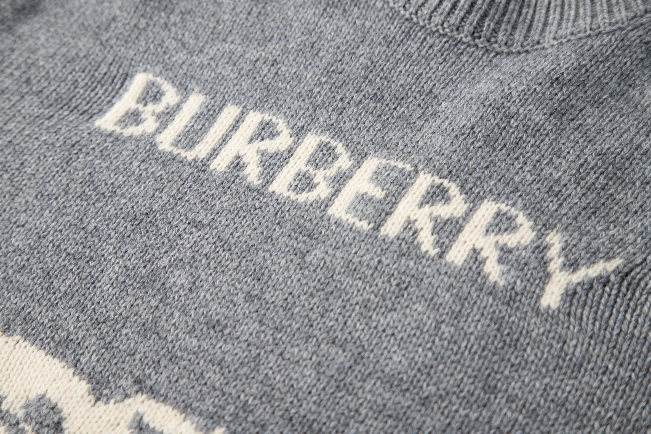 【BURBERRY旗艦店】バーバリー セーター 男女兼用 ご好評に付き再入荷！