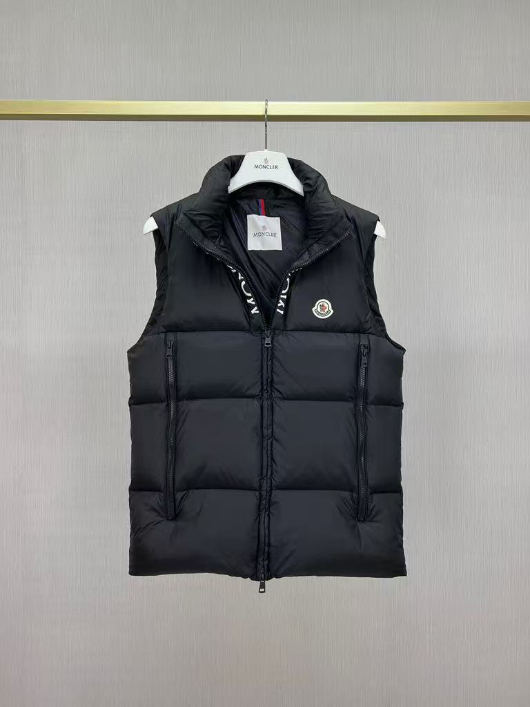 高品質のホワイトモンクレールFEDAREダウンベスト