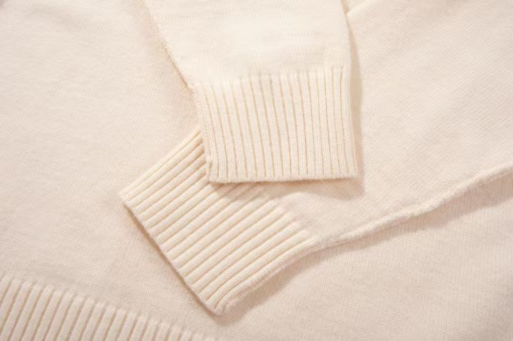 【STONE ISLAND旗艦店】 セーター 男女兼用 ご好評に付き再入荷！