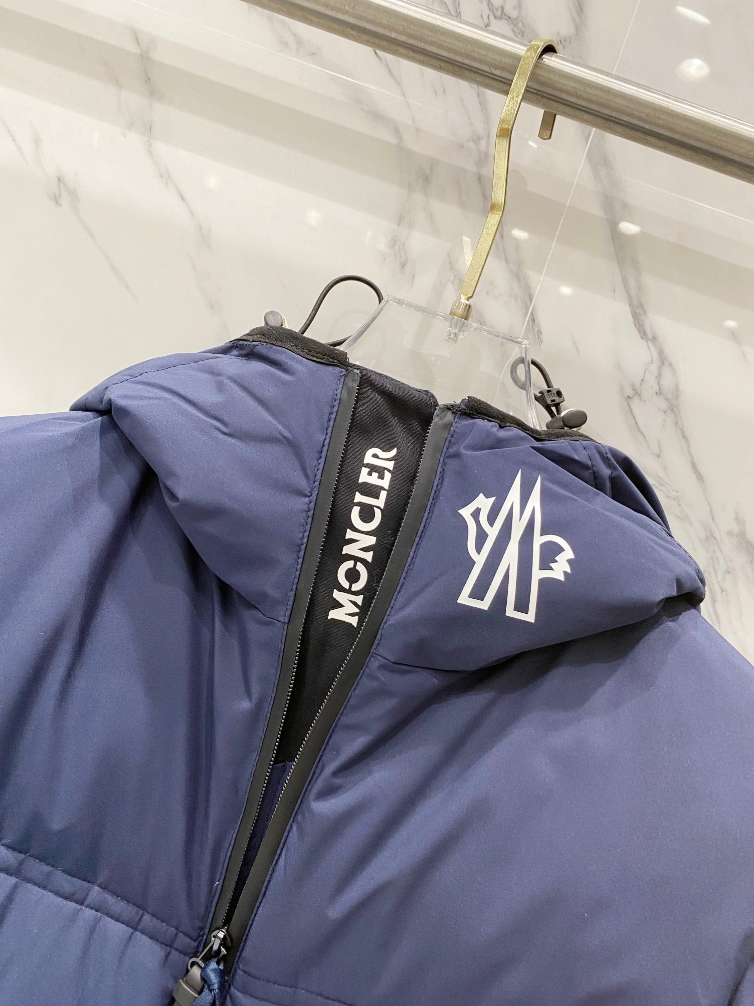 【MONCLER】モンクレール 2025 新しいコットンコート超ホット刺繍炎フード付きジャケット 男女兼用