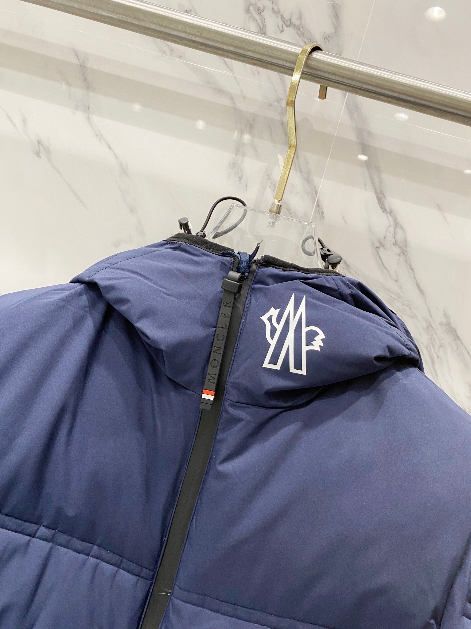 【MONCLER】モンクレール 2025 新しいコットンコート超ホット刺繍炎フード付きジャケット 男女兼用