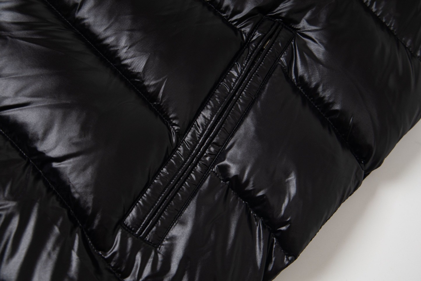 【人気】MONCLER モンクレール  ダウンベスト ご好評に付き再入荷！