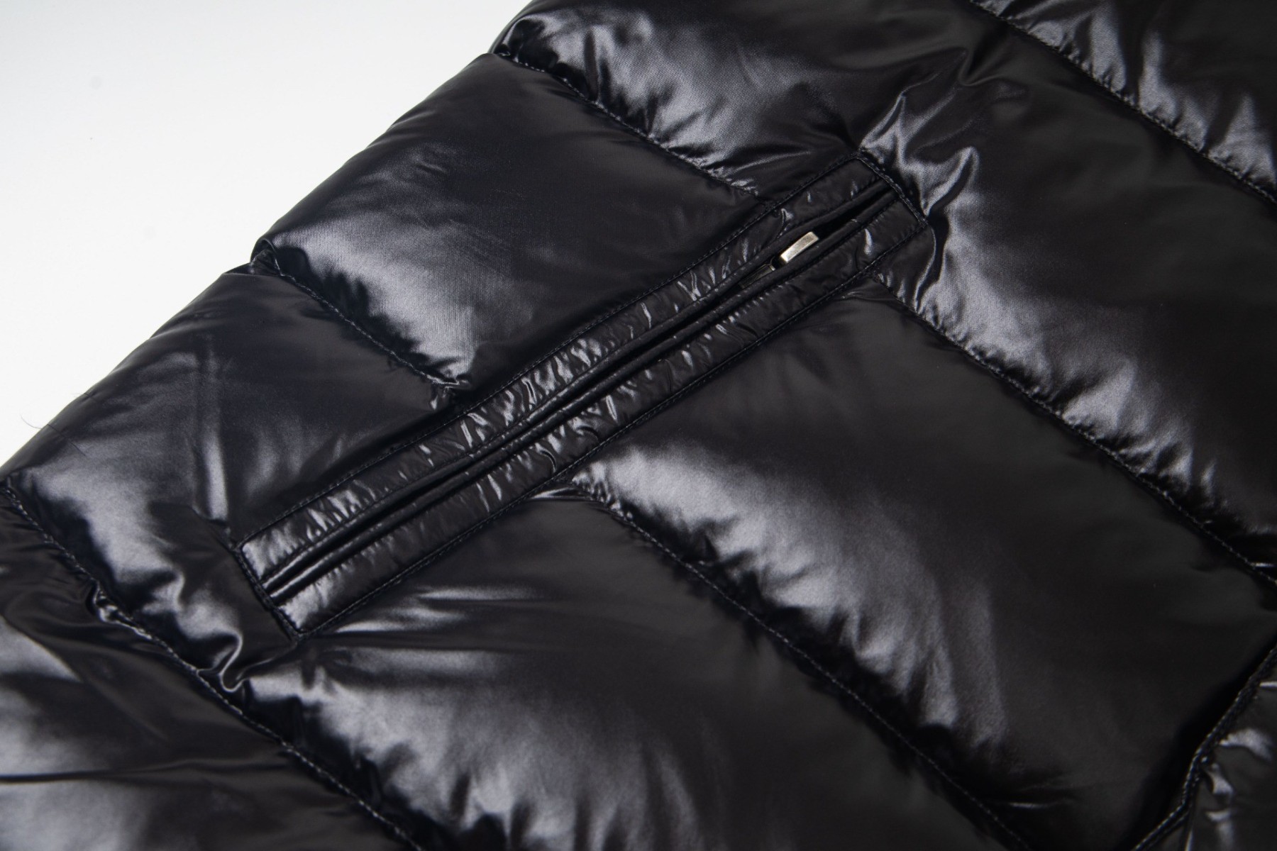 【人気】MONCLER モンクレール  ダウンベスト ご好評に付き再入荷！