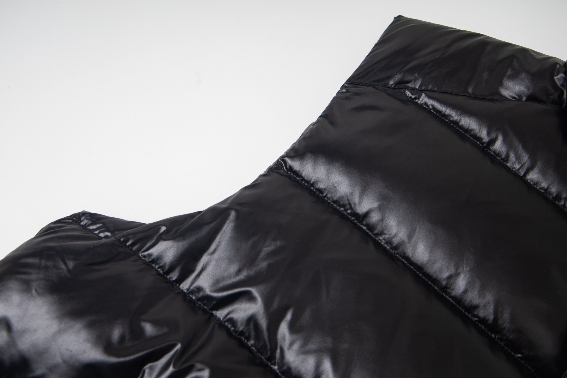 【人気】MONCLER モンクレール  ダウンベスト ご好評に付き再入荷！