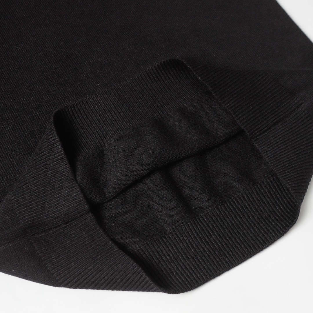 【STONE ISLAND旗艦店】 セーター 男女兼用 ご好評に付き再入荷！