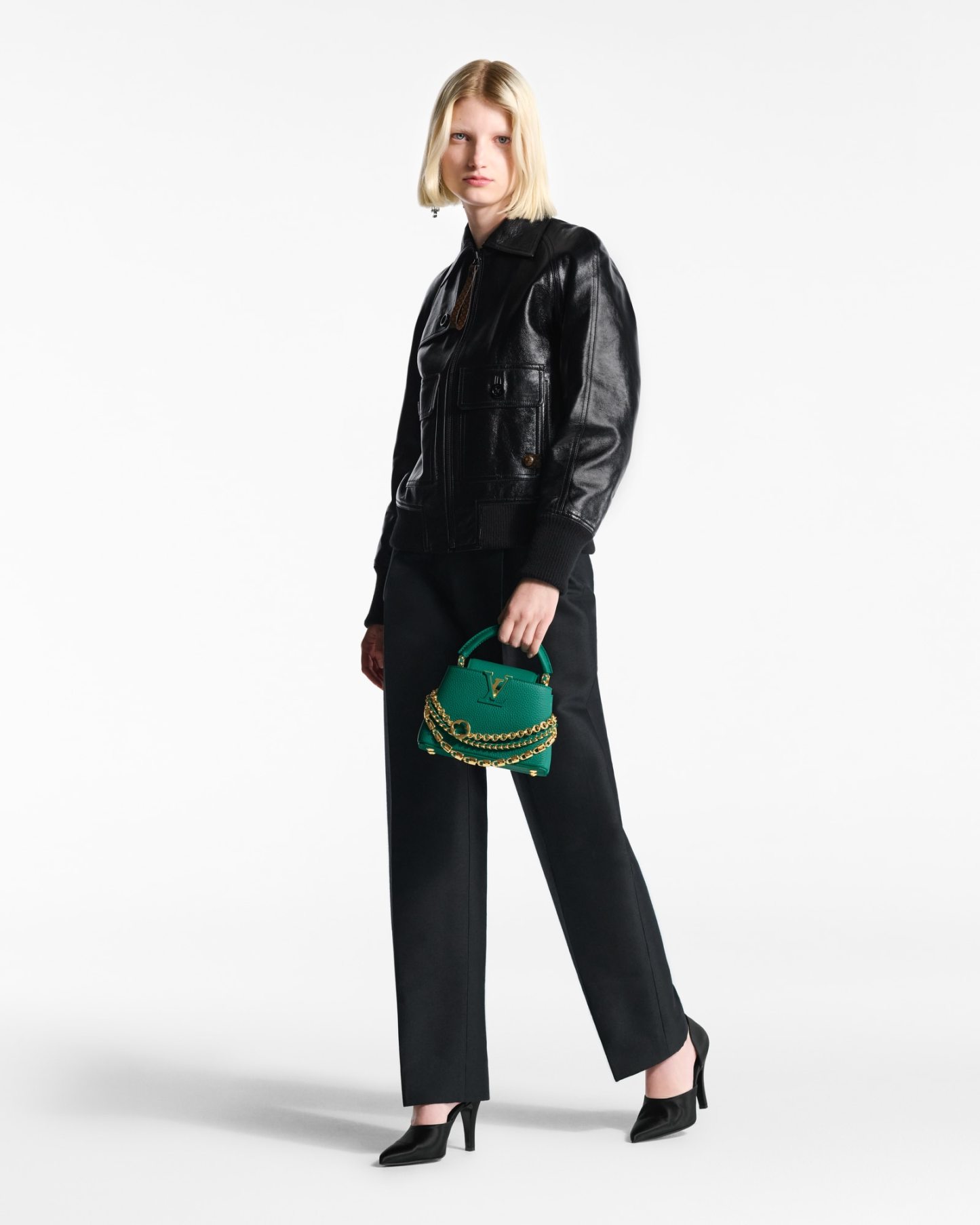 LOUIS VUITTON ルイヴィトン M11906 CAPUCINES ハンドバッグ