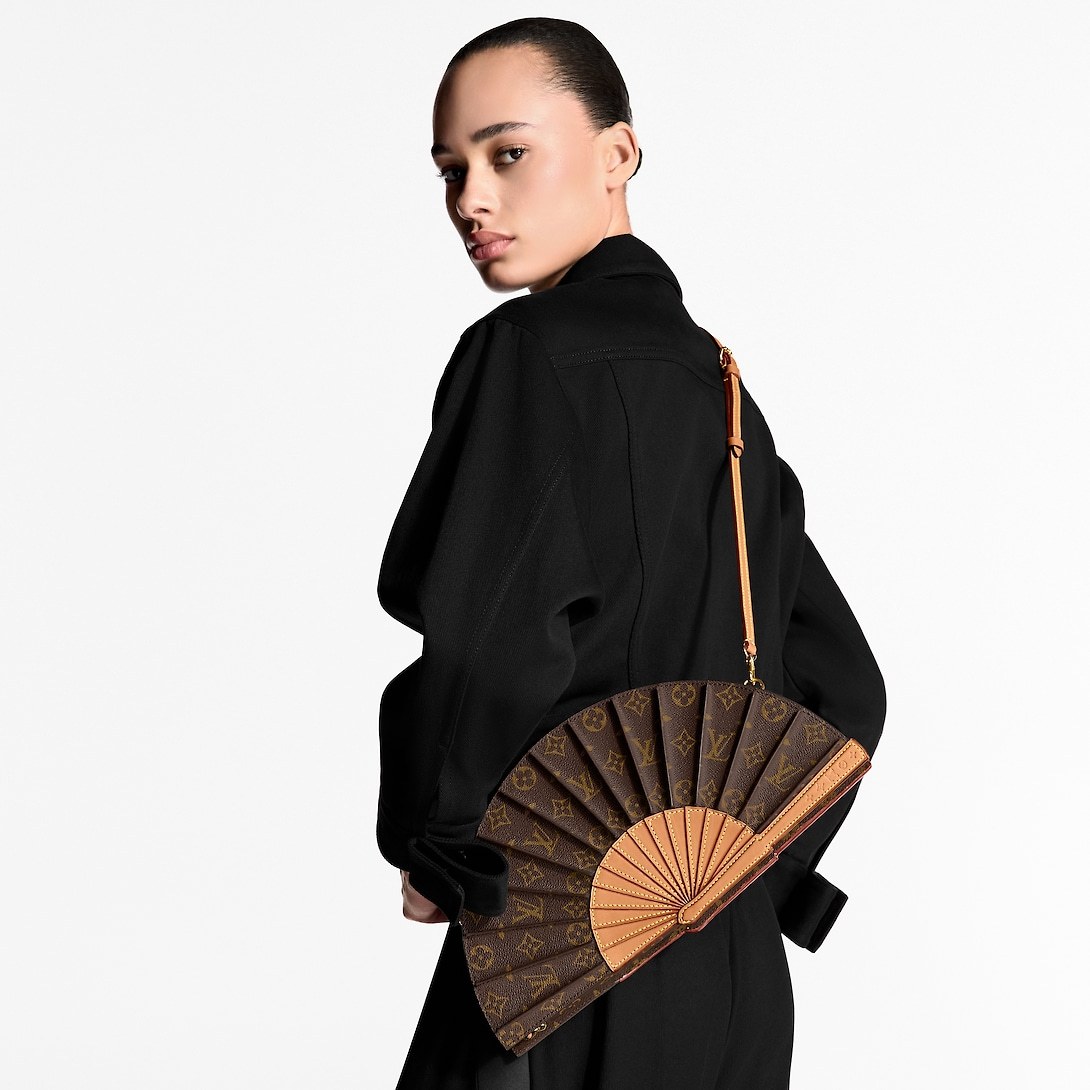 LOUIS VUITTON ルイヴィトン LV FAN クロスボディバッグ M14804