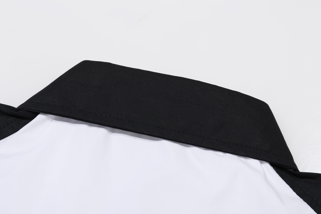 【BALENCIAGA 公式旗艦店】バレンシアガ シャツ ご好評に付き再入荷 240715