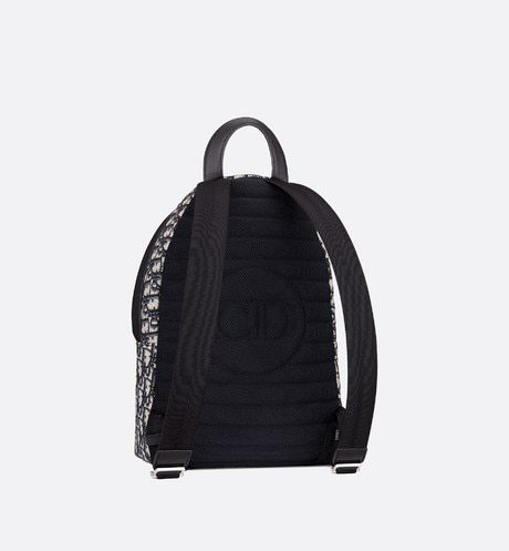 DIORバックパック