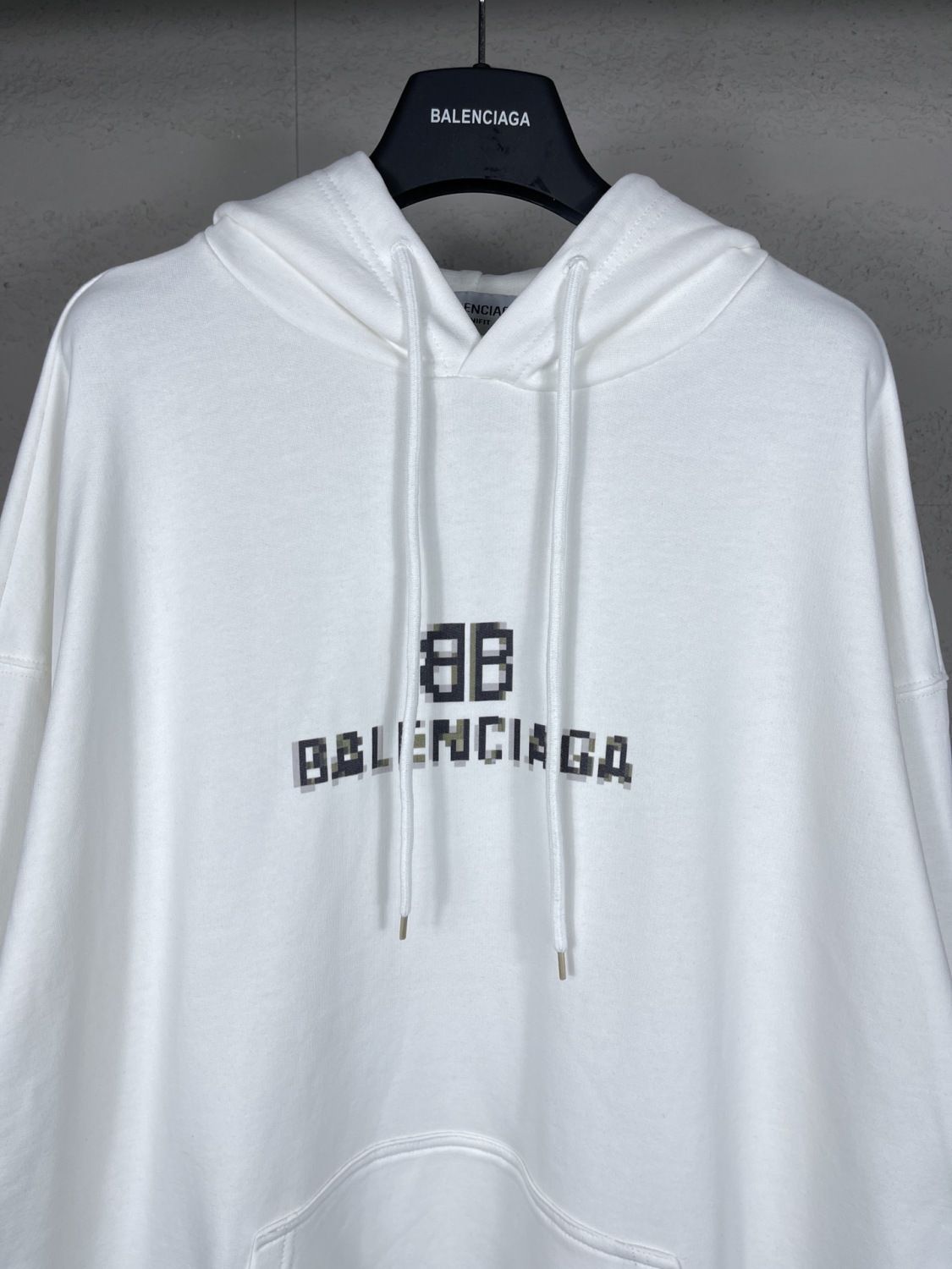 【BALENCIAGA】バレンシアガ パーカー 男女兼用 ご好評に付き再入荷！