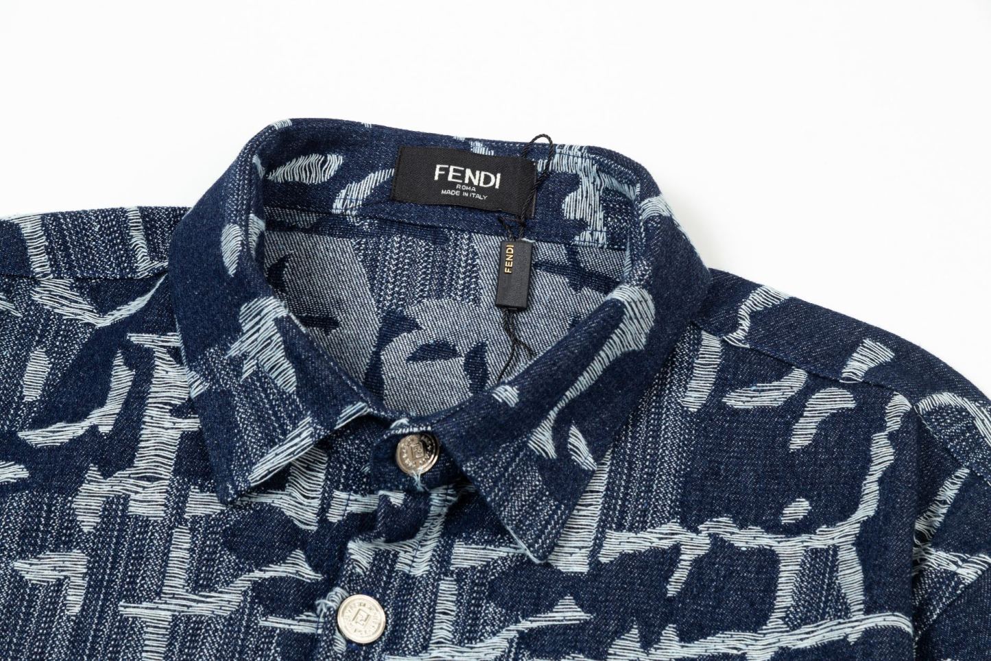 【FENDI 公式旗艦店】フェンディ シャツ ご好評に付き再入荷 240716