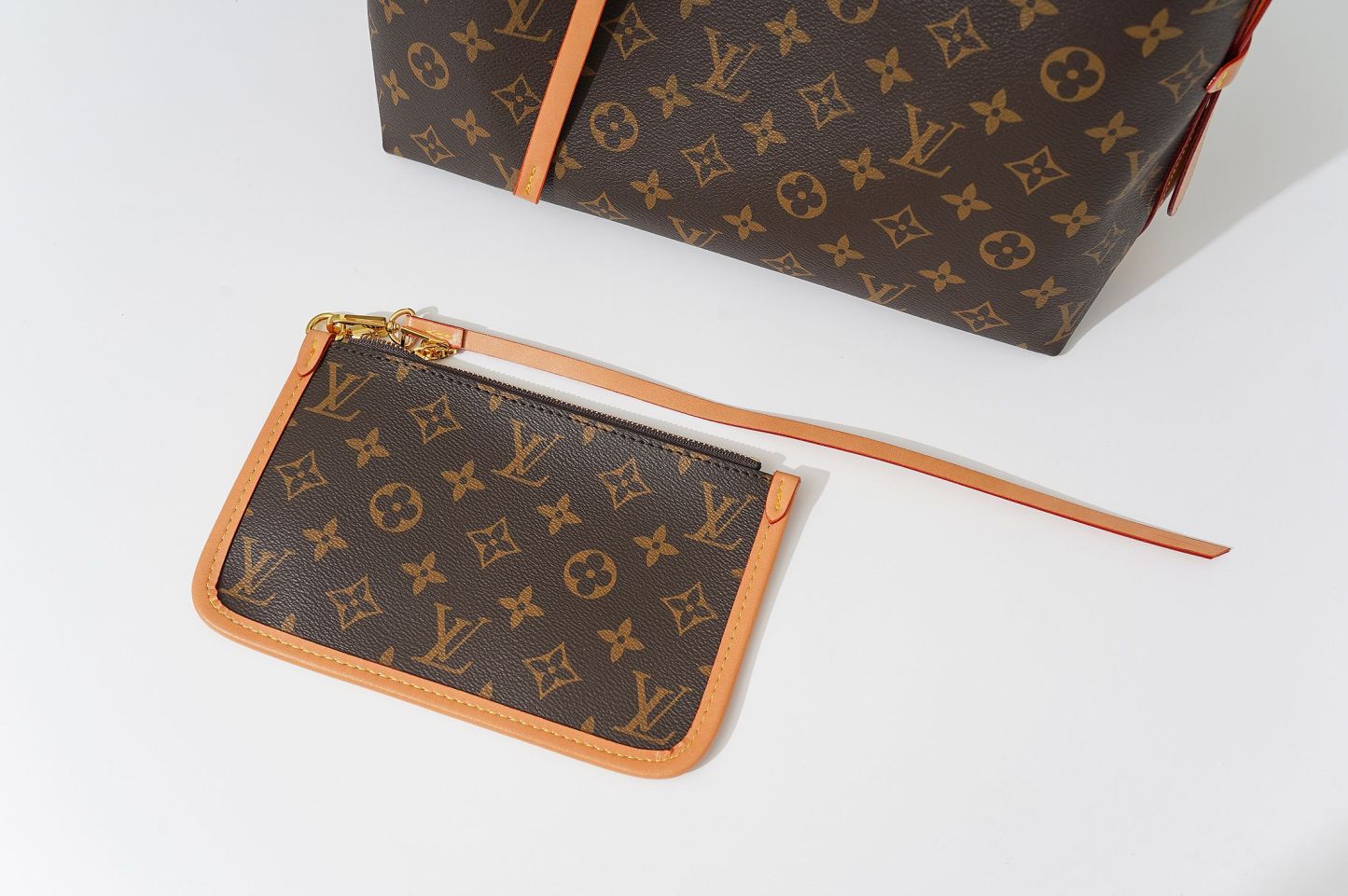 【Louis Vuitton】（ルイヴィトン）CARRYALL ショルダーバッグ