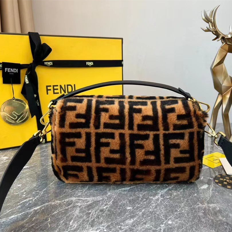 フェンディ ウール バゲット バッグ