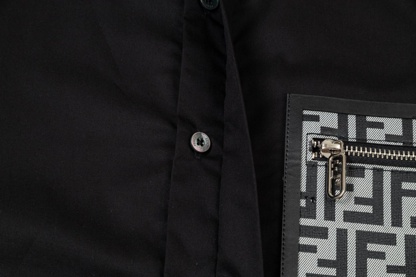 【FENDI 公式旗艦店】フェンディ シャツ ご好評に付き再入荷 240716