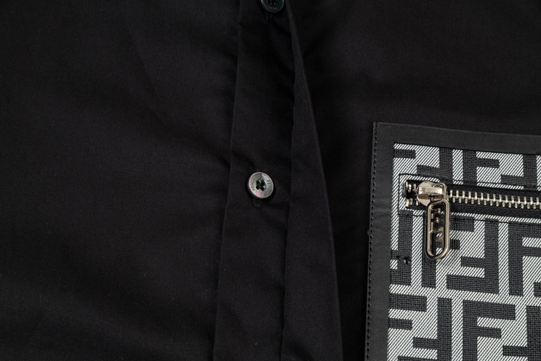 【FENDI 公式旗艦店】フェンディ シャツ ご好評に付き再入荷 240716