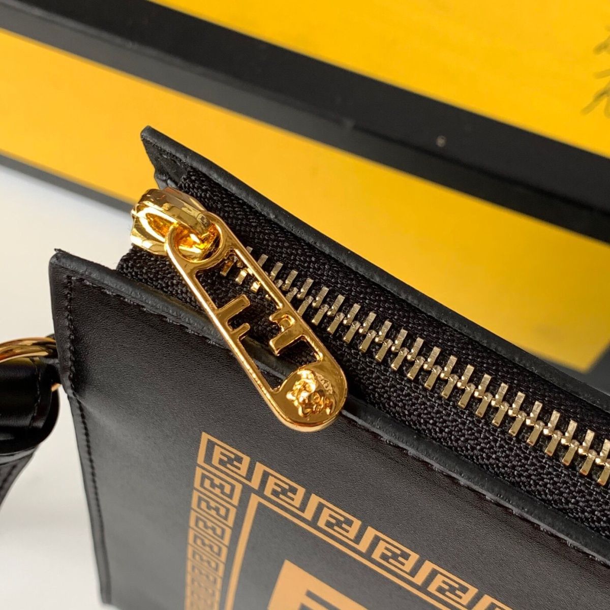 FENDI*VERSACE クラッチバッグ 28X19X3CM