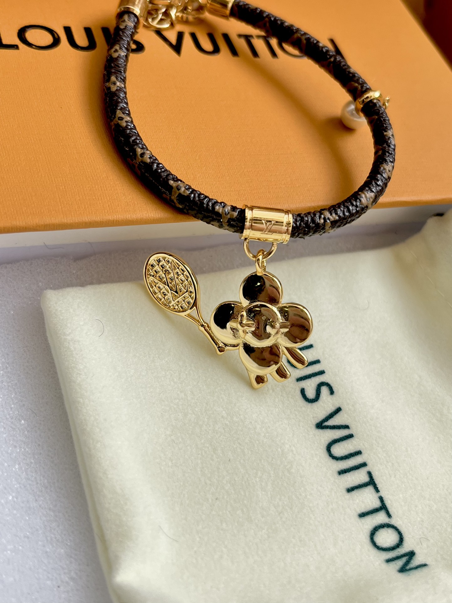 Louis Vuitton（ルイヴィトン）vivienne ブレスレット