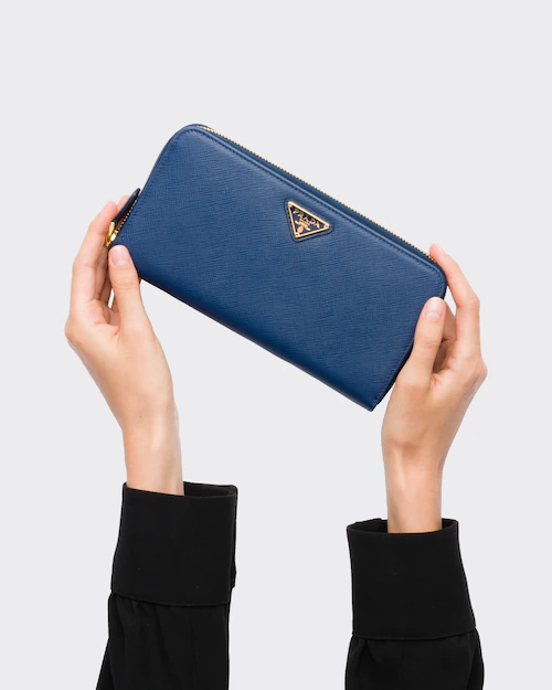 サフィアーノトライアングル ジップアラウンド長財布