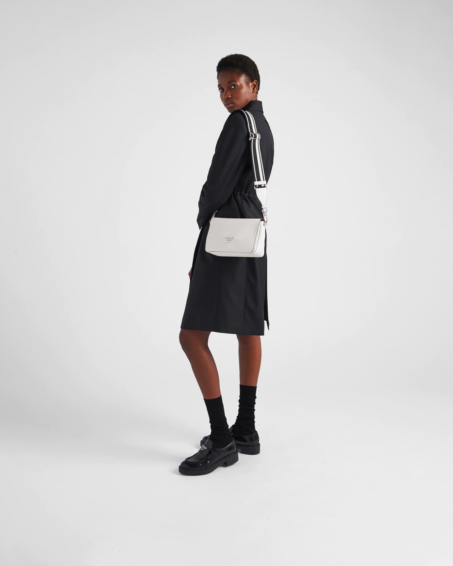 レザーショルダーバッグ