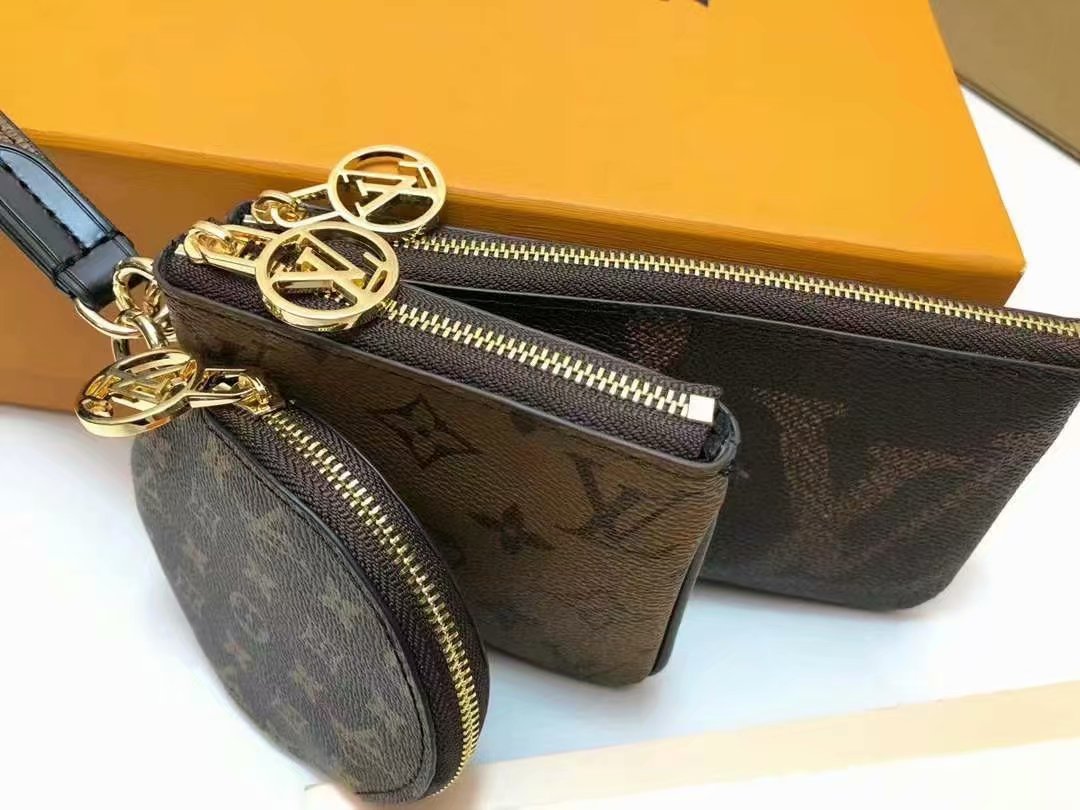 LOUIS VUITTON（ルイヴィトン）Trio クラッチバッグ M68756