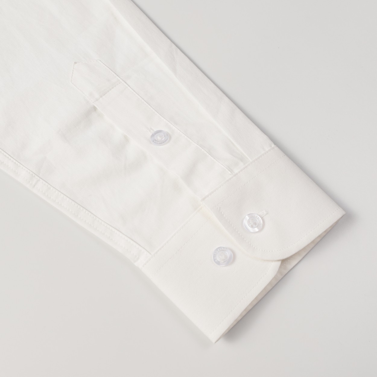 【BALENCIAGA 公式旗艦店】バレンシアガ シャツ ご好評に付き再入荷 240802