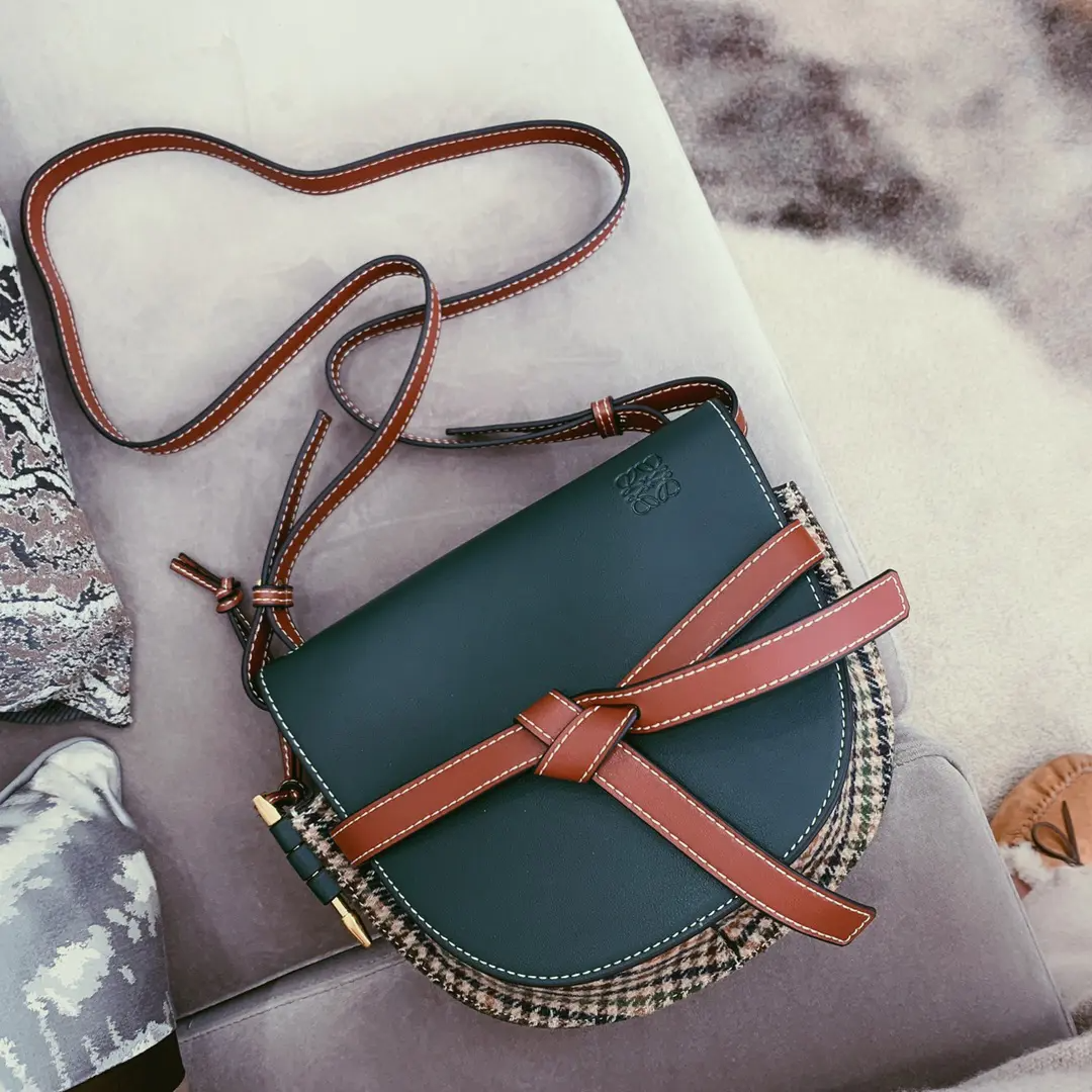 Loewe-ロエベの新作ゲートバッグモザイクメッセンジャーバッグ