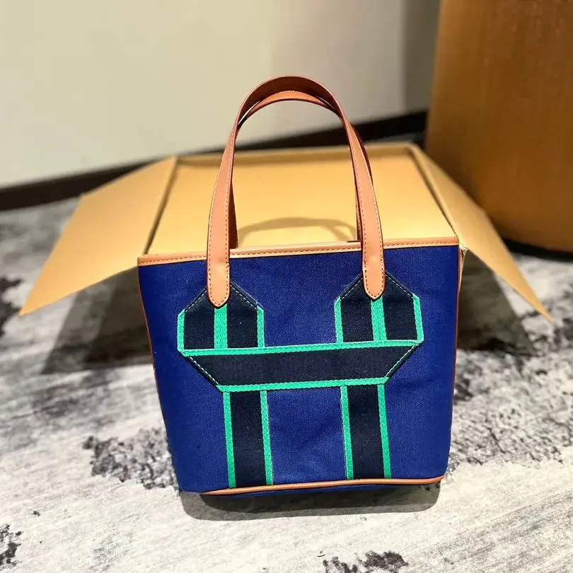 HERMES キャンバス製野菜バスケット