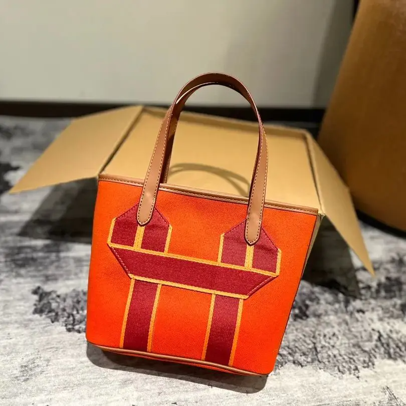 HERMES キャンバス製野菜バスケット