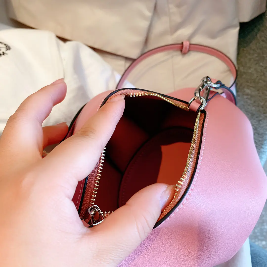 Loewe-ロエベ カウンター 新品 レザー エレファント バッグ