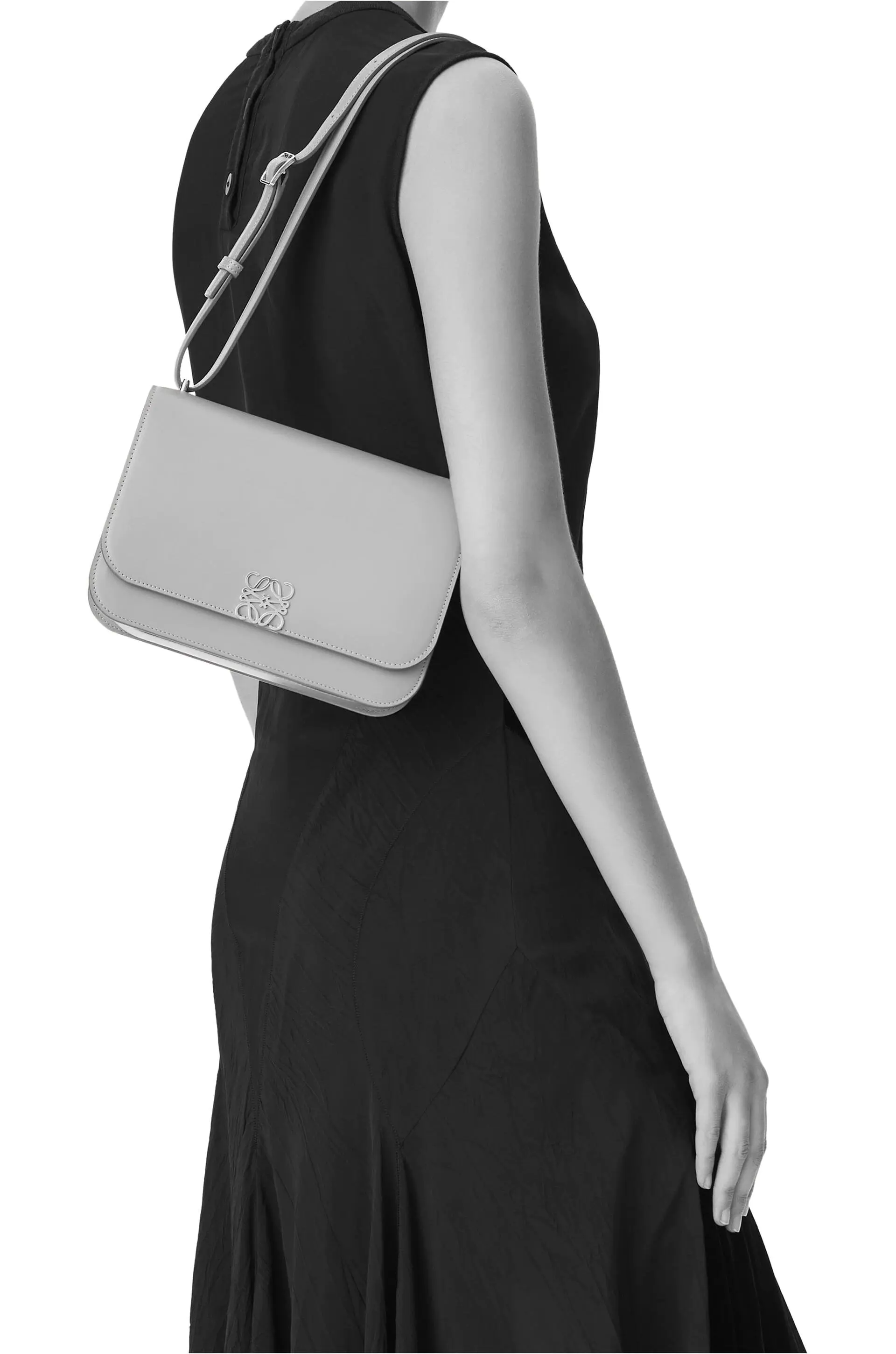 新作 国内即発 LOEWE ゴヤバッグ (シルクカーフ)