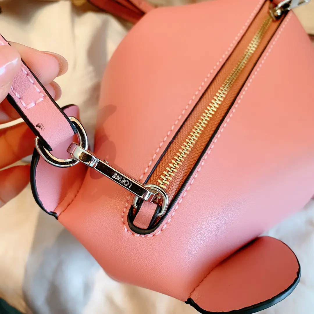 Loewe-ロエベ カウンター 新品 レザー エレファント バッグ