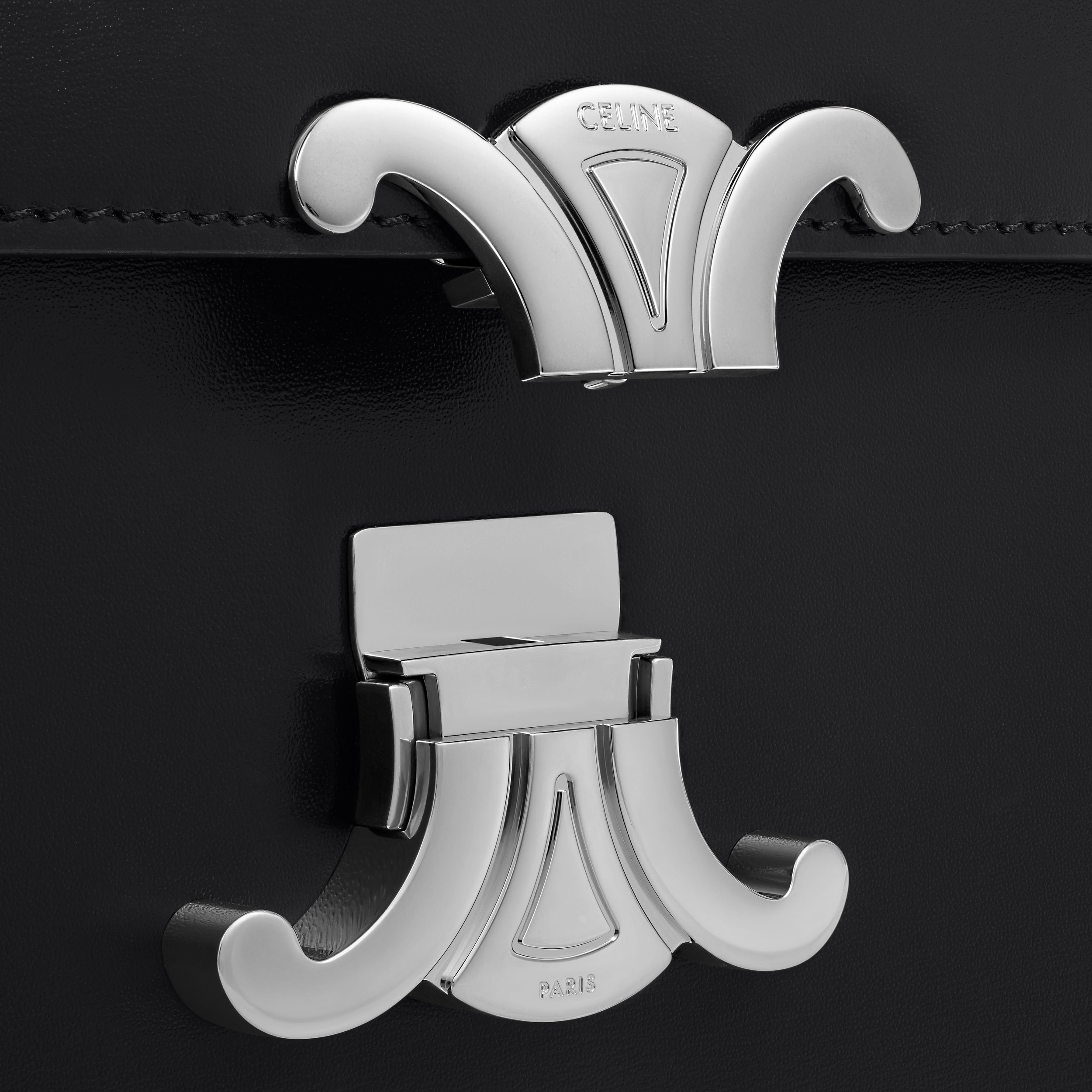 ミディアム CELINE ローラ バッグ / シャイニーカーフスキン