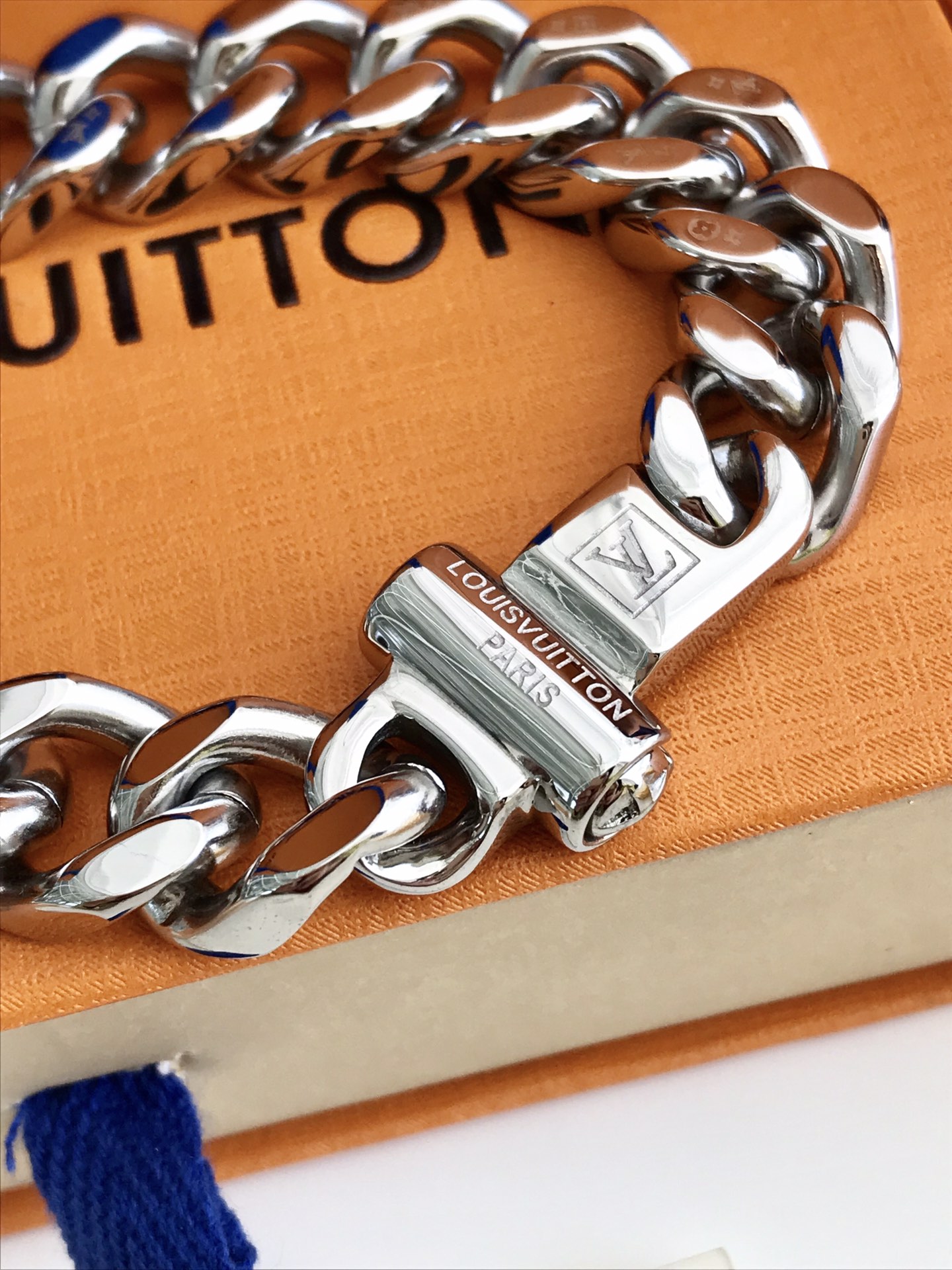 Louis Vuitton（ルイヴィトン） LV ブレスレット