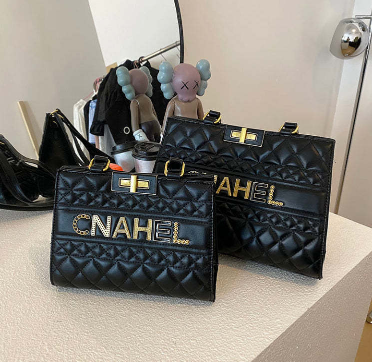 👜レターワンショルダーバッグ、ファッショナブルな大容量テクスチャードメッセンジャーバッグ👜【送料無料】