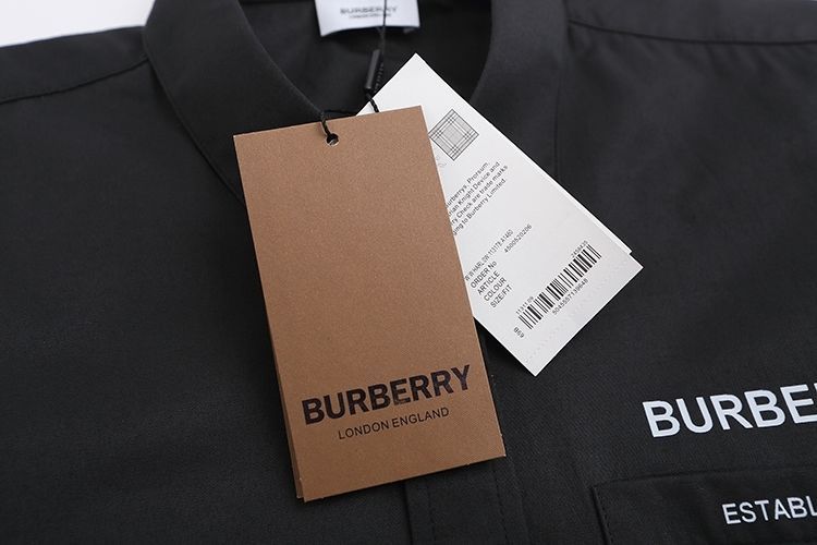 【BURBERRY旗艦店】（バーバリー）長袖シャツ、ご好評に付き再入荷！！
