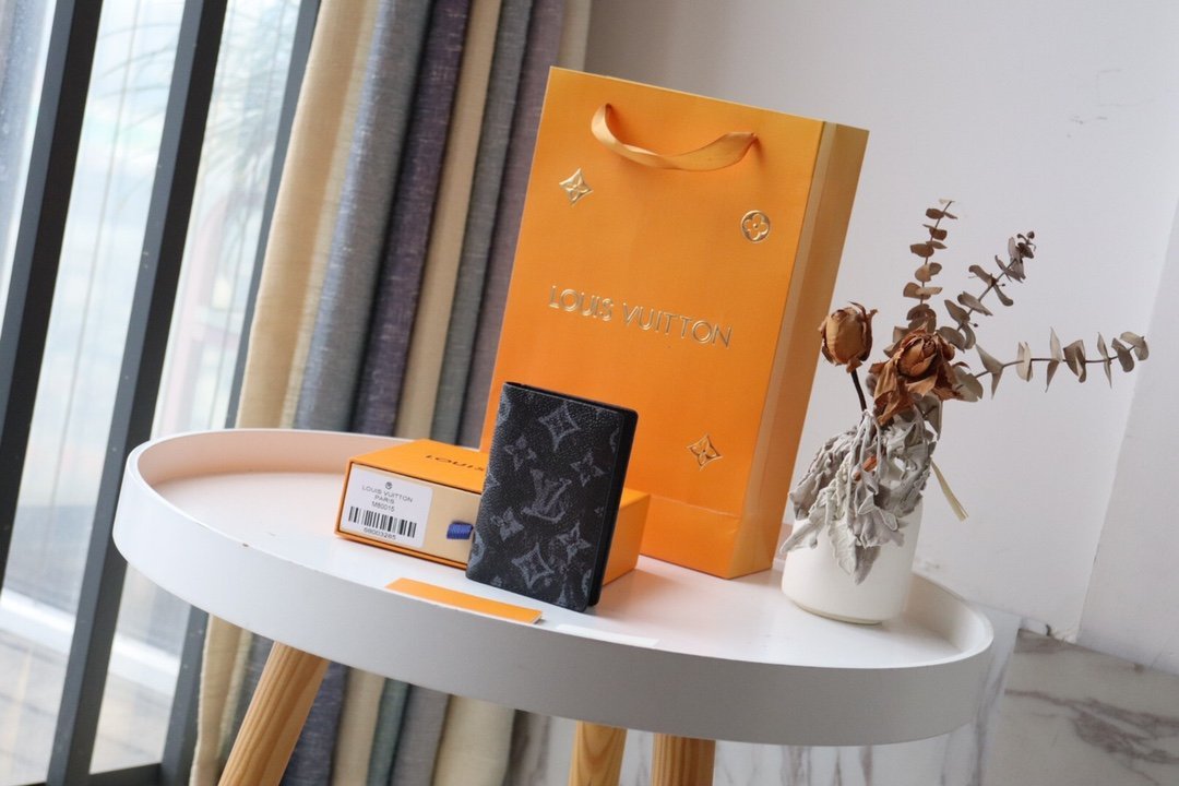 Louis Vuitton (ルイ・ヴィトン) 財布 11x8x1 cm