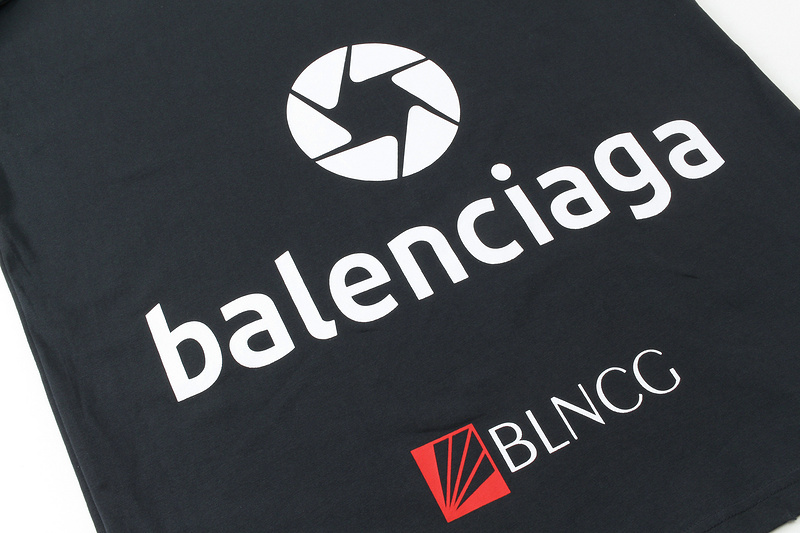 【BALENCIAGA】バレンシアガ 男女兼用、ご好評に付き再入荷！