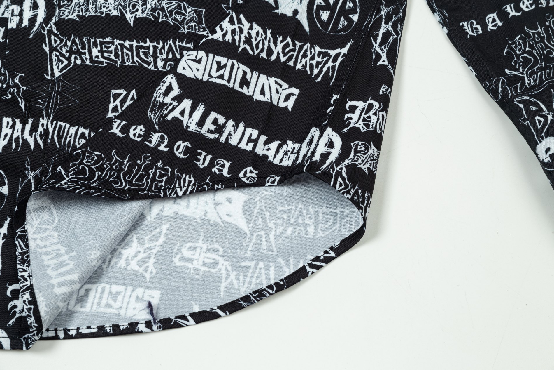 【BALENCIAGA 公式旗艦店】バレンシアガ シャツ ご好評に付き再入荷 240715