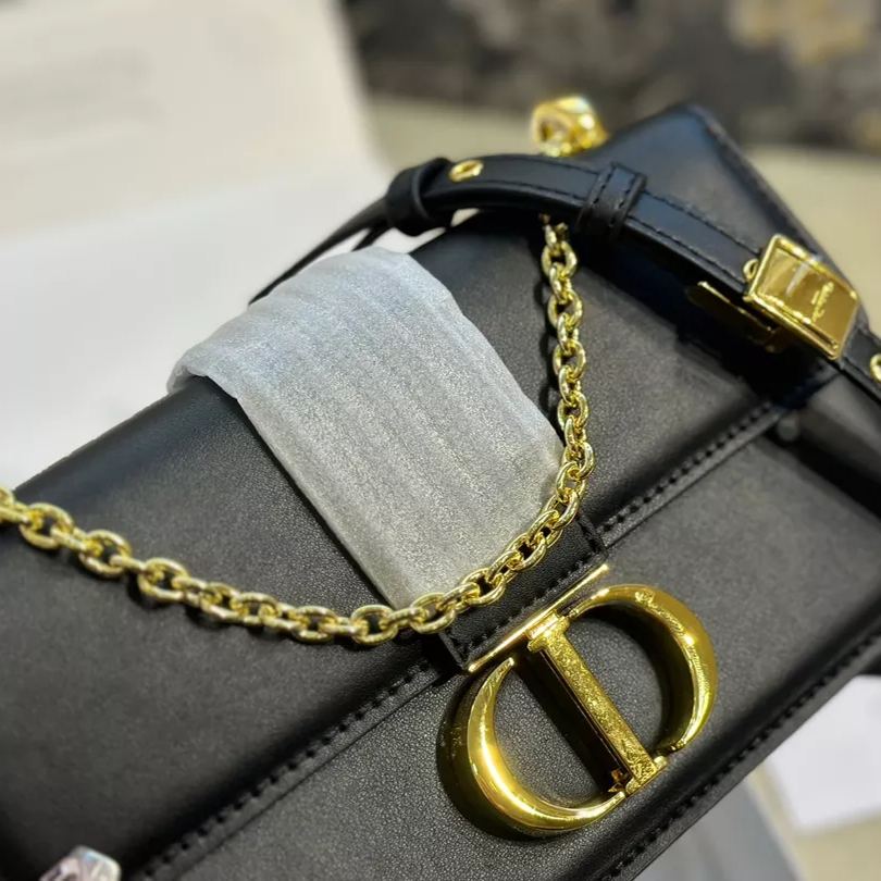 Dior Montaigneモンタン30モデル