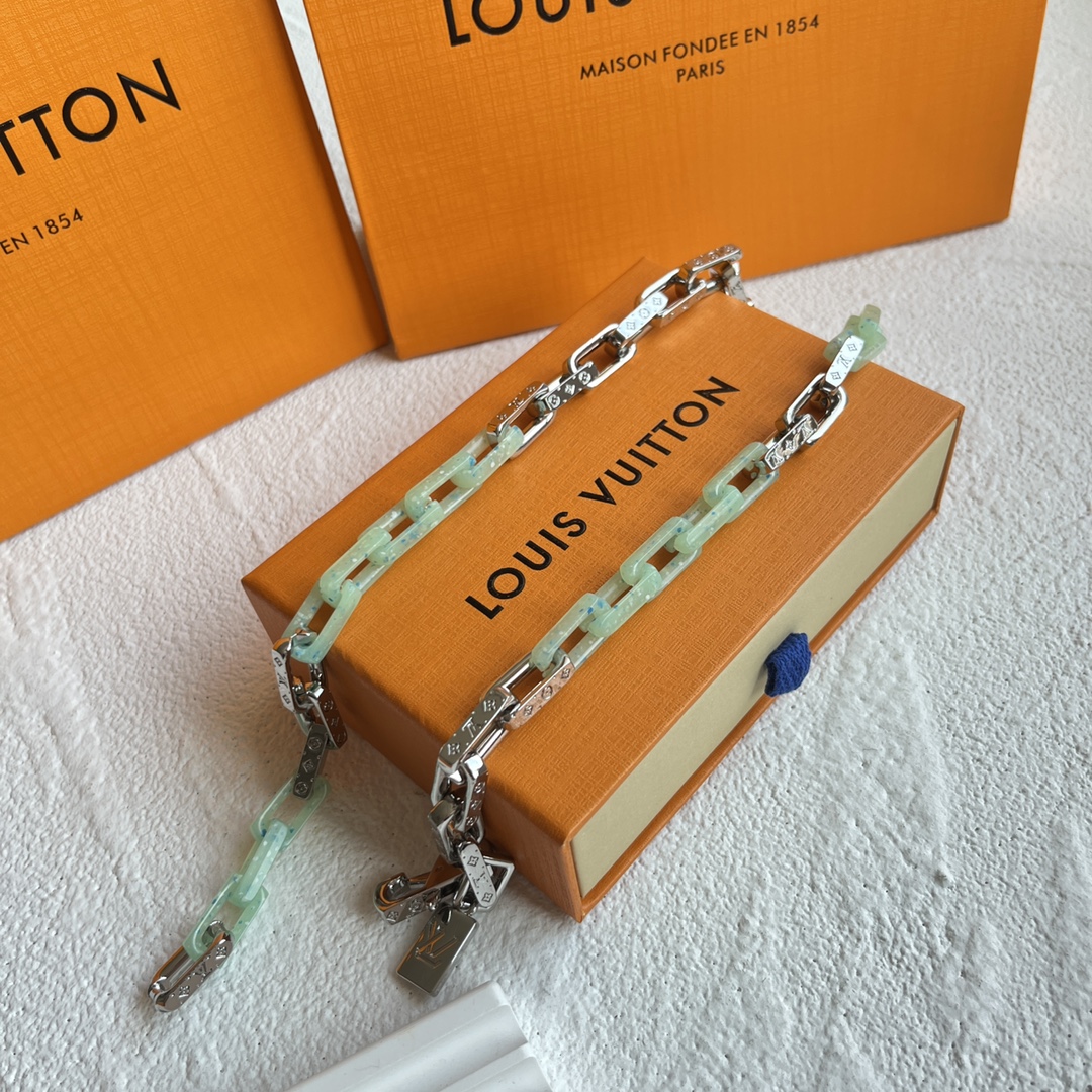 LOUIS VUITTON（ルイヴィトン）MONOGRAM CHAINネックレス