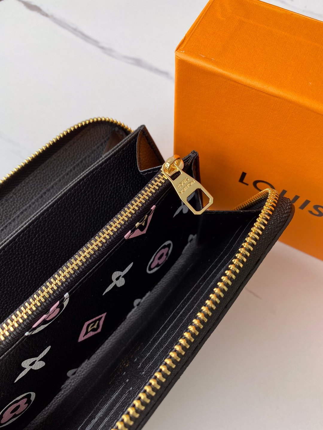 LouisVuitton (ルイ・ヴィトン) Zippy 長財布 19x10cm 2 カラー