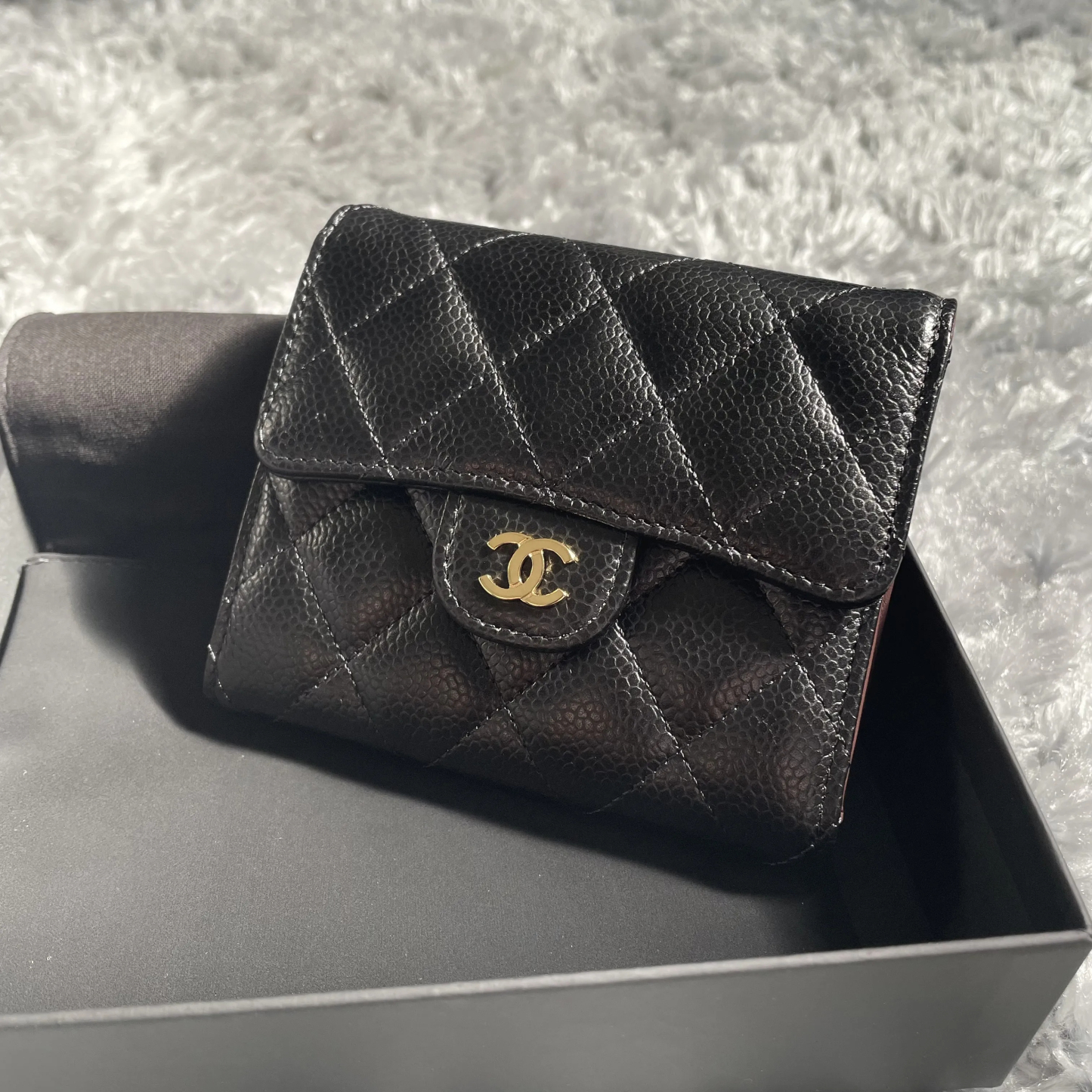 《シルエットとロゴが可愛い♪》CHANEL マトラッセ三つ折り財布