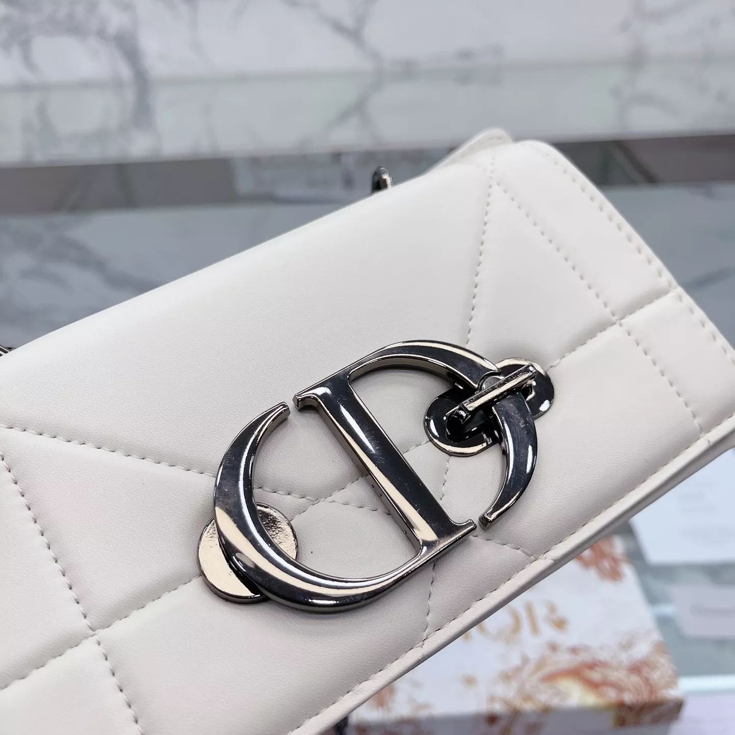 Dior/ディオールレディースバッグ新作30 MONTAIGNEトウチェックチェーンバッグショルダーバッグショルダーバッグ