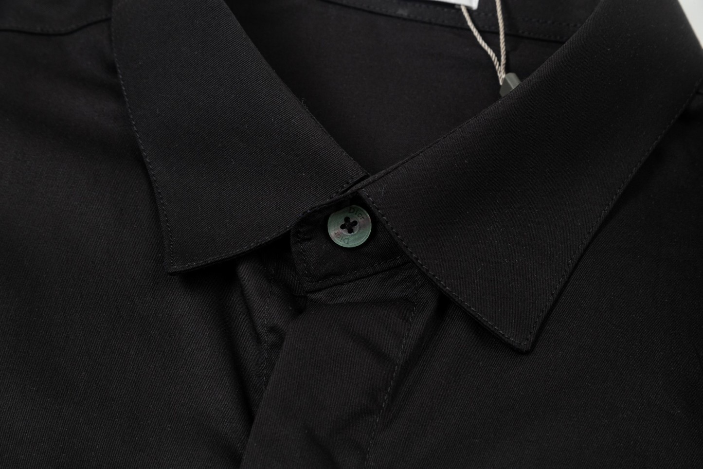 【DIOR 公式旗艦店】ディオール シャツ ご好評に付き再入荷 240716