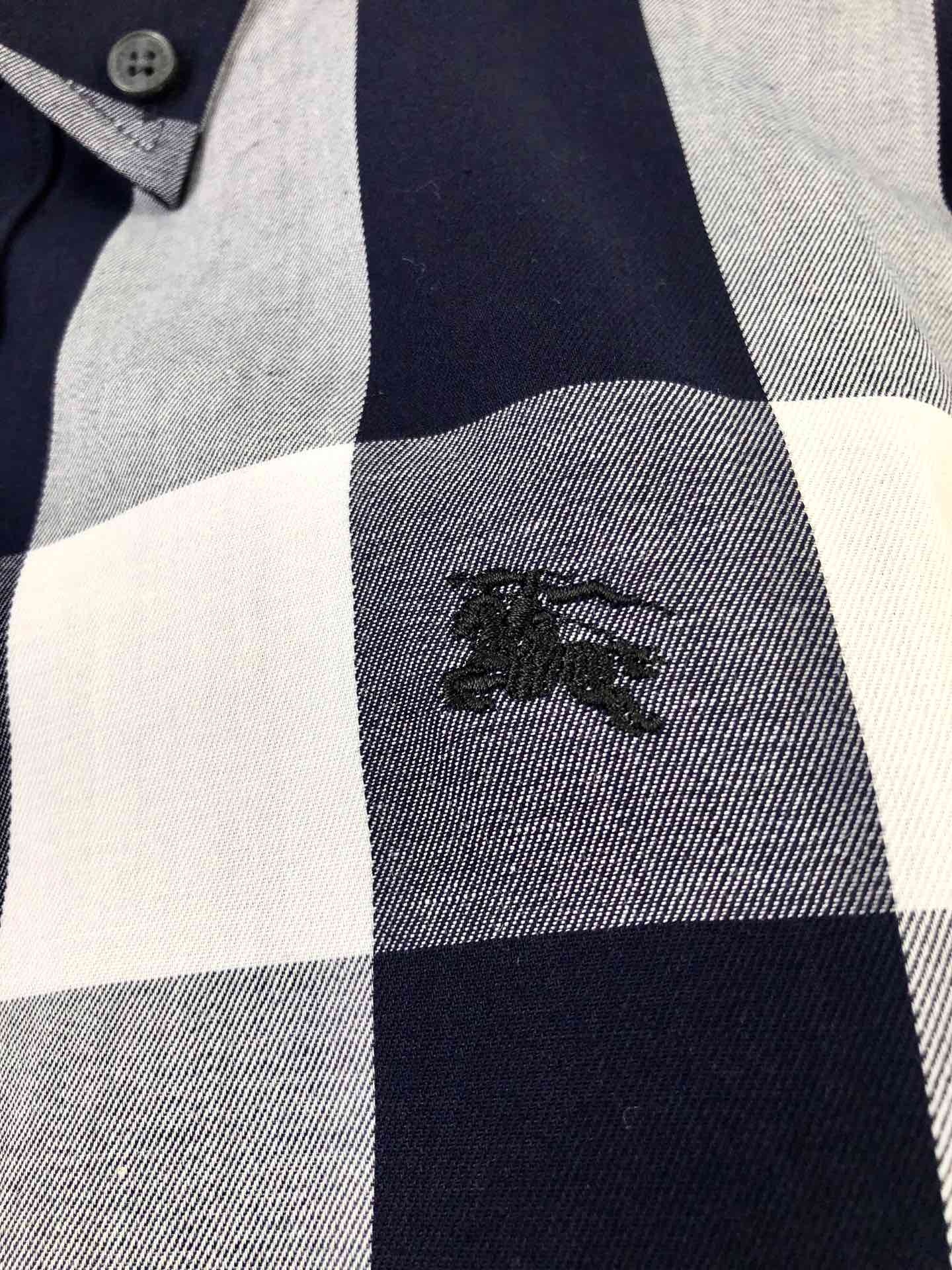 Burberry 長袖シャツ 男女兼用