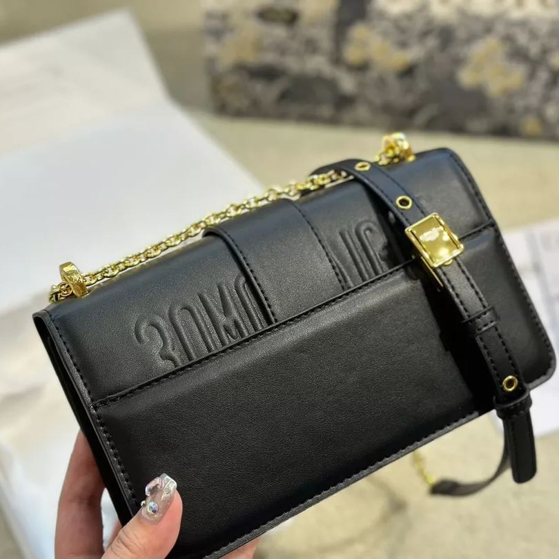 Dior Montaigneモンタン30モデル